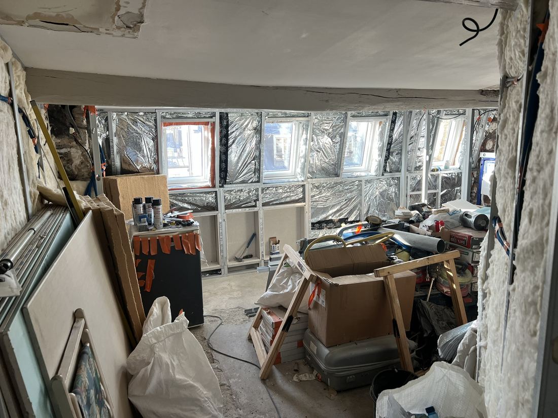 Pendant : isolation complète des murs et menuiseries